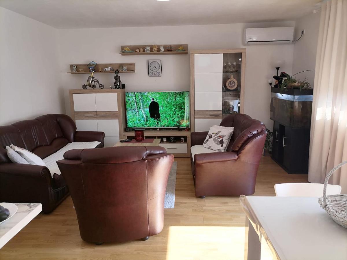 Airport Apartment Surčin Εξωτερικό φωτογραφία